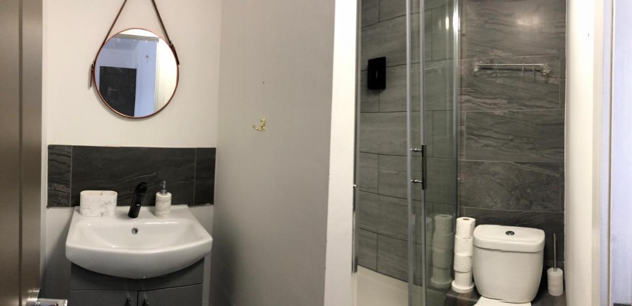 Blue House Bed & Breakfast Линкълн Екстериор снимка