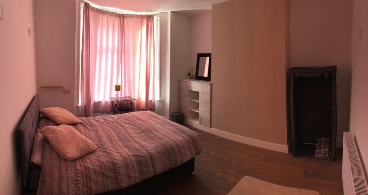 Blue House Bed & Breakfast Линкълн Екстериор снимка